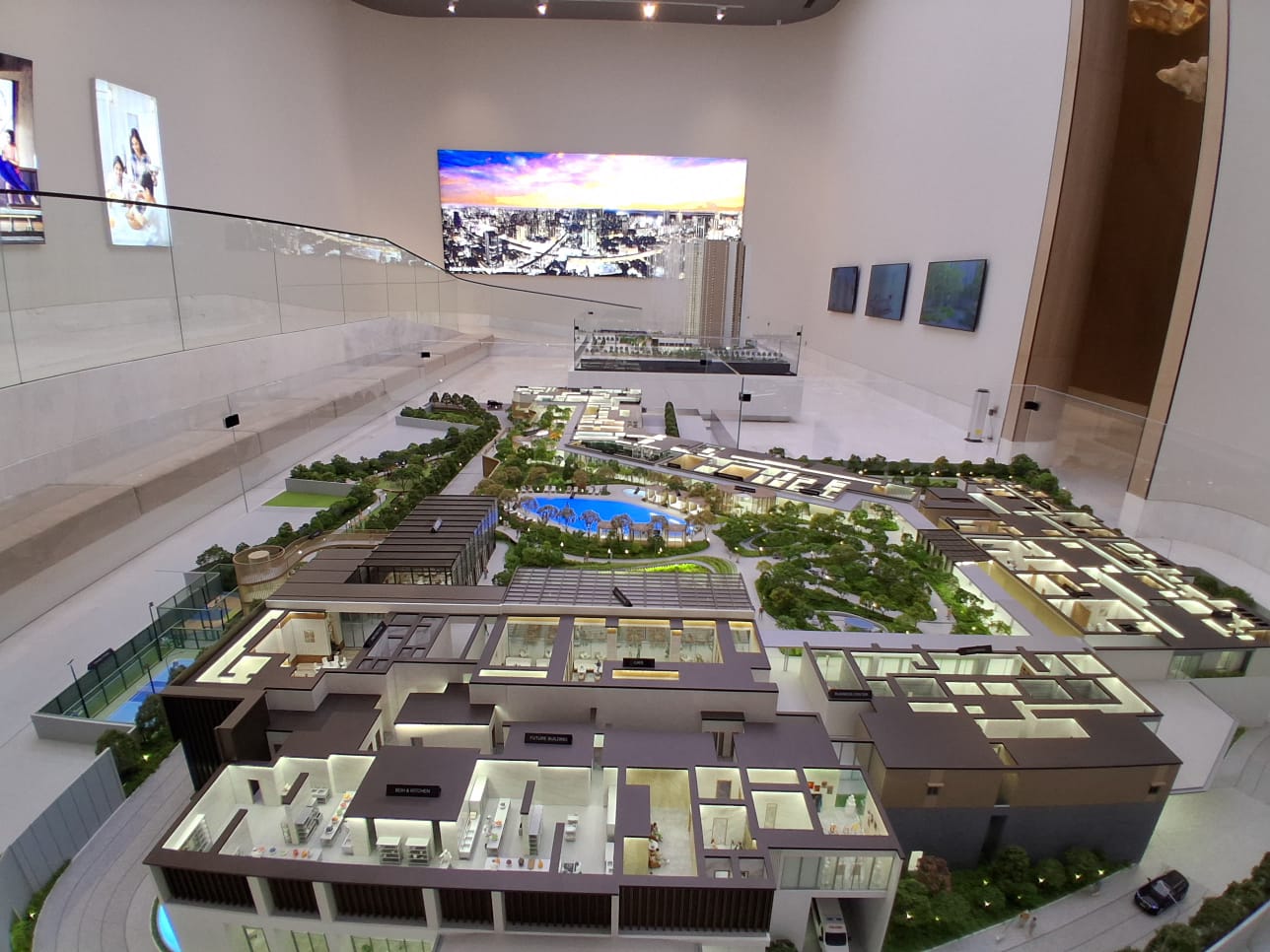 DLF The WESTPARK _structure